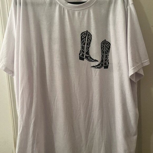 Tops - 5XL White Graphic Short Sleeve Tee